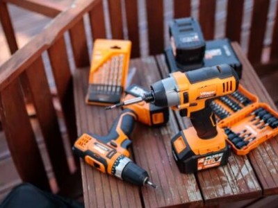 Tomsin - Mašine i alati